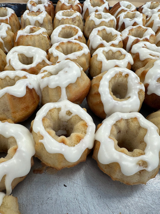 Apple Mini Bundt Cakes (4 dozen)