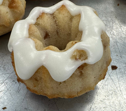 Apple Mini Bundt Cakes (4 dozen)